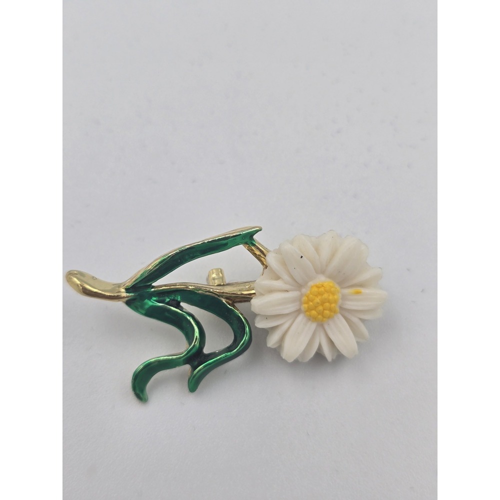 Vintage Enamel White Daisy Flower Brooch Gold Tone Green Leaf Pin 1.75"